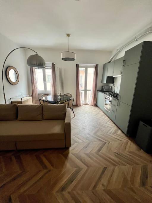 Casa Sassari - Vicino Porta Susa F.S. Turin Bagian luar foto